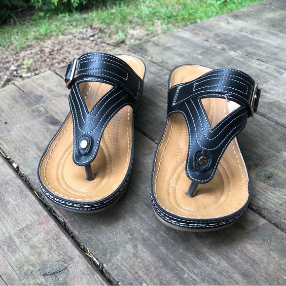FlexStep Sandal - Picture 2 of 5
